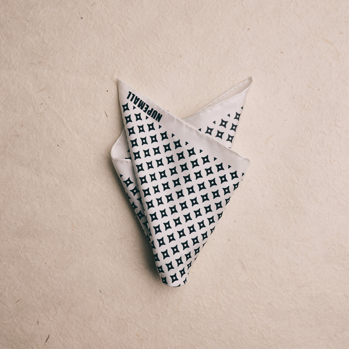 Kappa Alpha Psi Diamond Star Pattern Pocket Square (White/Black) – Nupemall